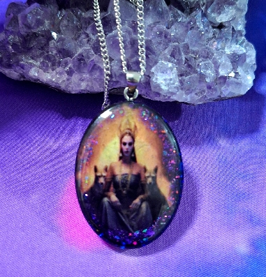 COLGANTE ORGONITA CON DIOSA HECATE-11