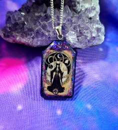 COLGANTE ORGONITA CON DIOSA HECATE-12