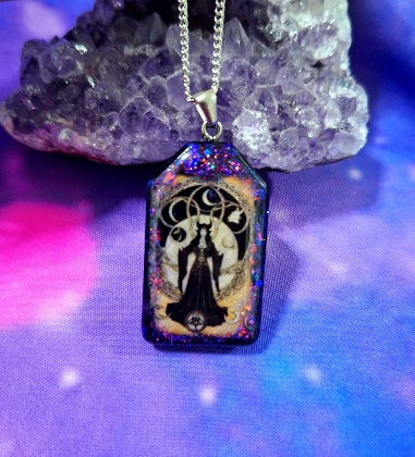 COLGANTE ORGONITA CON DIOSA HECATE-12