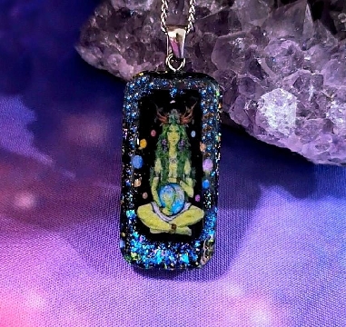 COLGANTE ORGONITA CON DIOSA GAIA MADRE TIERRA