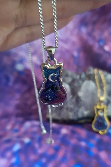 COLGANTE GATO-1 DE ACERO INOXIDABLE CON TURMALINA.
