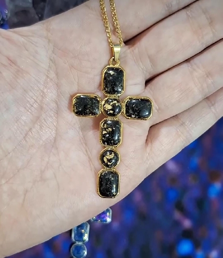 COLGANTE CRUZ DE TURMALINA NEGRA