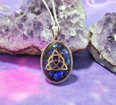 COLGANTE ORGONITA TRIQUETA