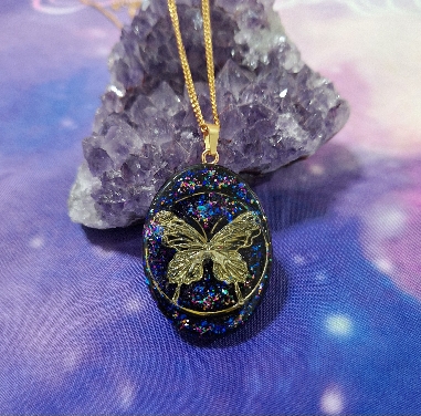 COLGANTE ORGONITA CON MARIPOSA-2