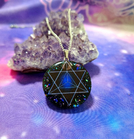 COLGANTE ORGONITA MERCABA