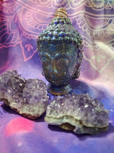 ORGONITA CABEZA DE BUDA DE CUARZO BLANCO, TURMALINA, AMATISTA