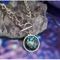COLGANTE CON MARIPOSA DE ACERO Y TURMALINA.