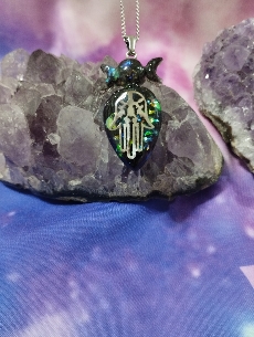 COLGANTE ORGONITA TRIPLE LUNA CON MANO DE FATIMA.