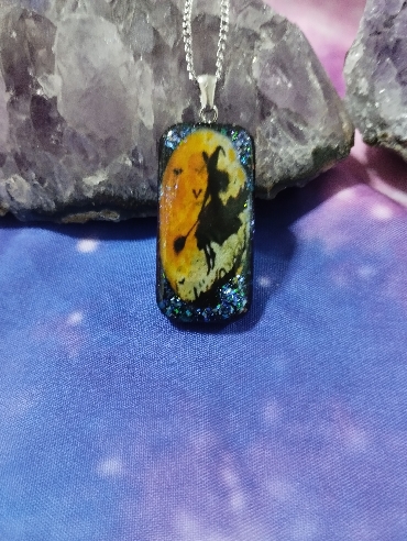 COLGANTE ORGONITA BRUJA-1