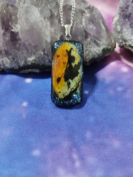 COLGANTE ORGONITA BRUJA-1