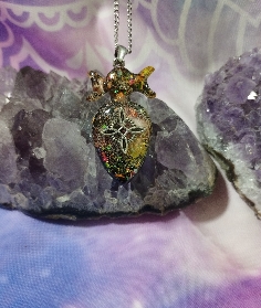 COLGANTE ORGONITA TRIPLE LUNA CON NUDO DE BRUJAS-3