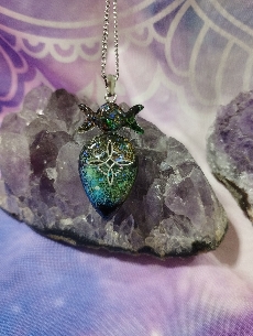 COLGANTE ORGONITA TRIPLE LUNA CON NUDO DE BRUJAS-4