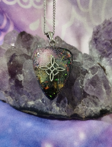 COLGANTE ORGONITA NUDO DE BRUJAS-10