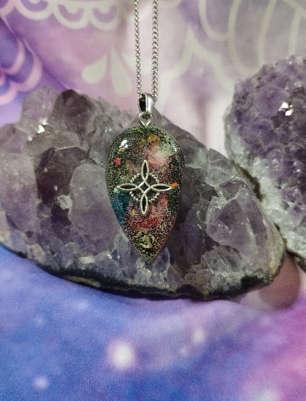 COLGANTE ORGONITA NUDO DE BRUJAS-11