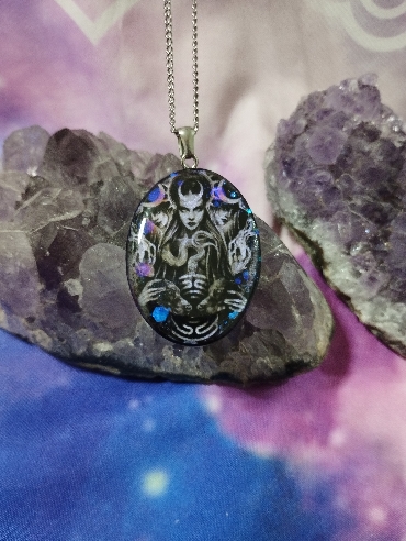 COLGANTE ORGONITA CON DIOSA HECATE-2