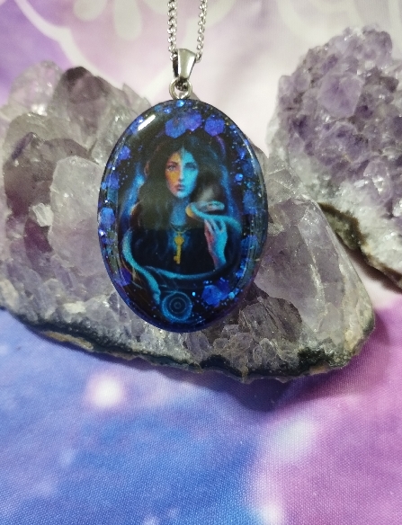 COLGANTE ORGONITA CON DIOSA HECATE-4
