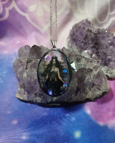 COLGANTE ORGONITA CON DIOSA HECATE