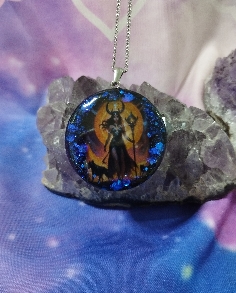 COLGANTE ORGONITA CON DIOSA HECATE-8