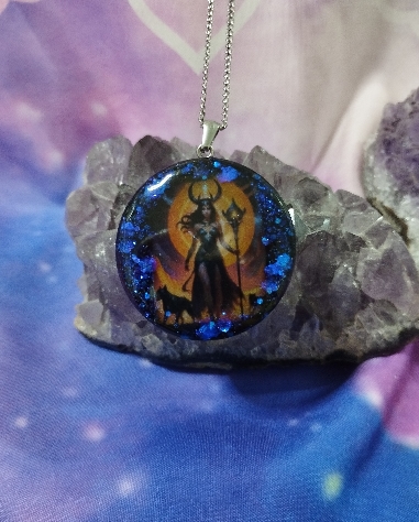 COLGANTE ORGONITA CON DIOSA HECATE-8